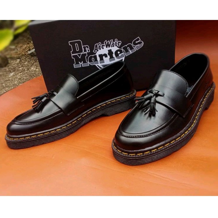 Sepatu Dr. Martens Loafers Sepatu Dokmart Pria dan Wanita Venny Loafers Slip-on Hitam