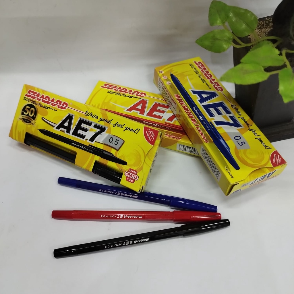 

Ballpoint/Pulpen/ Pen Standard AE7 Ukuran 0.5mm ( 1Pak )