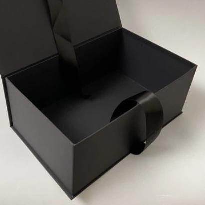 Gift box/ kotak hadiah/ box besar/ hardbox/ box parcel/ box hampers - Hitam