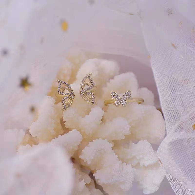 Cincin Model Terbuka Desain Kupu-Kupu Hias Berlian Gaya Jepang / Korea / Mewah Untuk Wanita