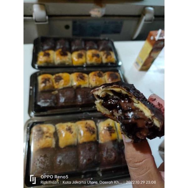 Bolen pisang medel mix coklat lumer isi 10