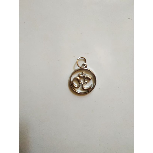 Liontin Omkara  ukuran L