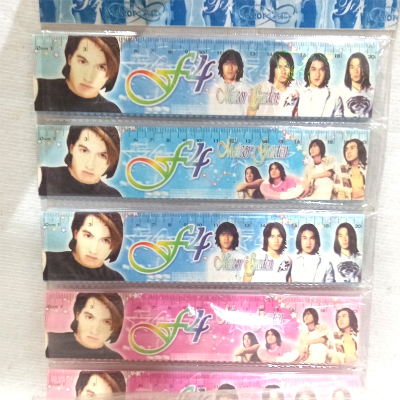 

Penggaris plastik Artis - Penggaris fancy - stok lama - satuan - Obral - D2