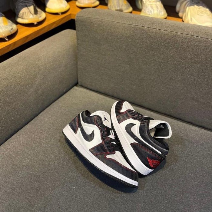 Jordan 1 Low Utility Black White Womens