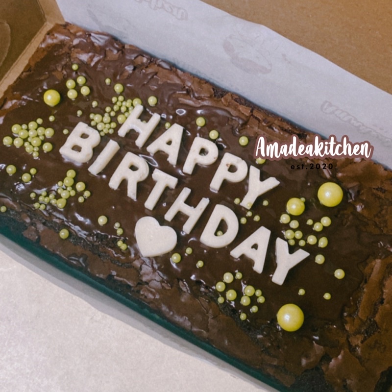 

Fudgy Brownies Sparkling 20cm x 10cm