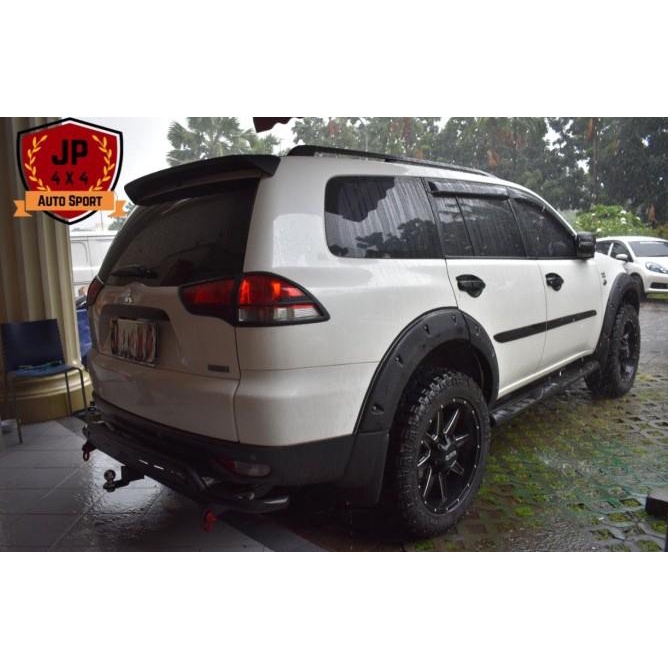 Over Fender Model Baut Mitsubishi Pajero Lama