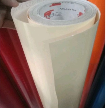 stiker scotlet cream oracal 023 dan 082