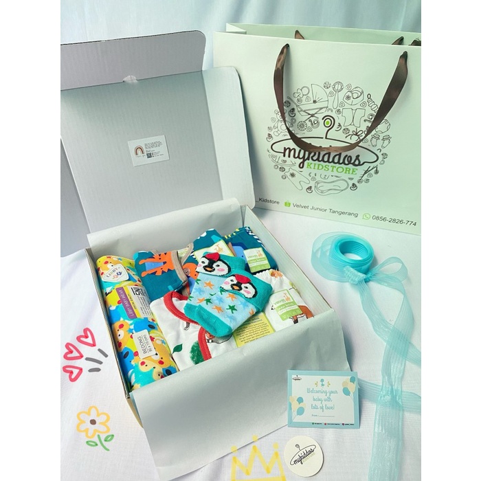 

(COD) Paket Kado C Velvet Junior/Kado melahirkan/kado bayi/hampers bayi - Girl, Size NB 0-3 bln