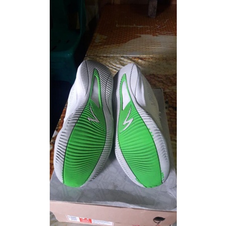 specs ls omega size 41 in second