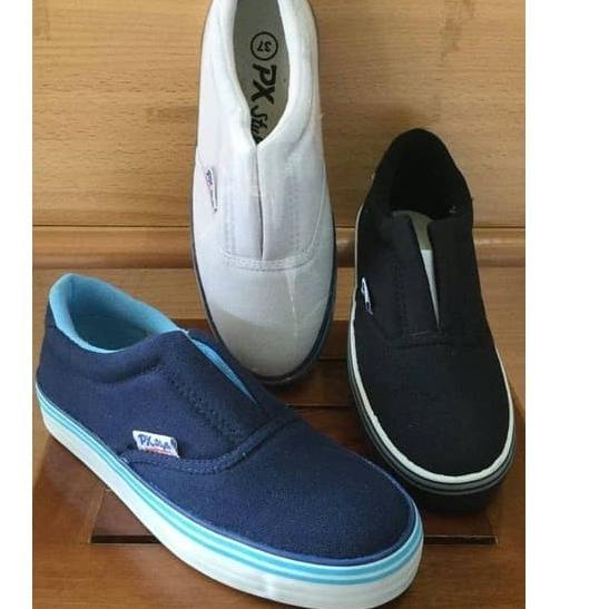 Sepatu Kanvas PX Style 128 - Hitam