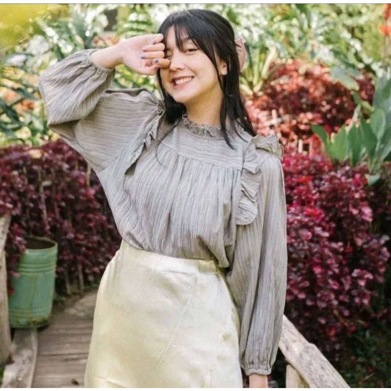 Daisy Blouse Wanita Lengan Panjang Polos Rayon Crinkle Premium