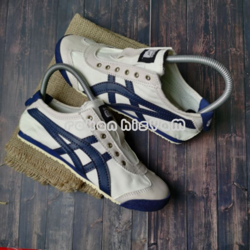 SEPATU FASHION SLIP ON WANITA KOREAN STYLE GARIS GARIS SEPATU SLOP WANTIA