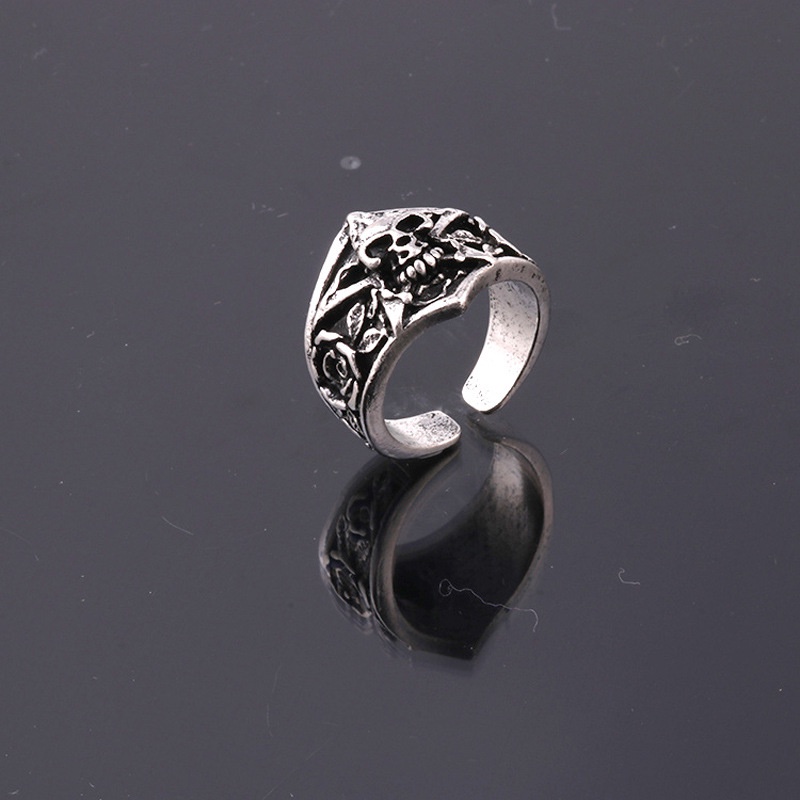 Cincin Bahan Alloy Motif Tengkorak Gaya vintage Untuk Pria