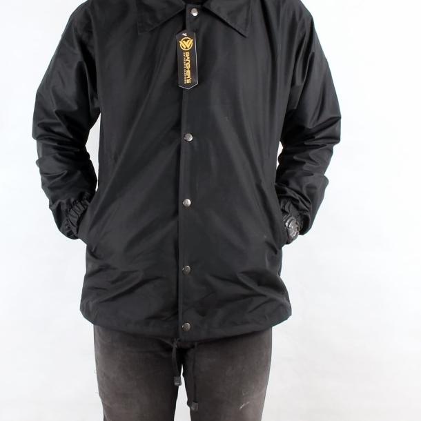 COACH JAKET / WINDBREAKER / JAKET PARASUT PRIA / JAKET POLOS BLACK - Hitam, M