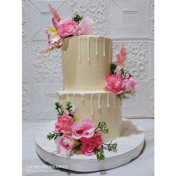 

2 Tier Roses Cake / Cake Wedding / Cake Anniversary / Cake Ultah Enak