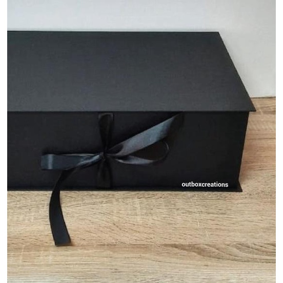 

Box Kado Pita Hitam Besar