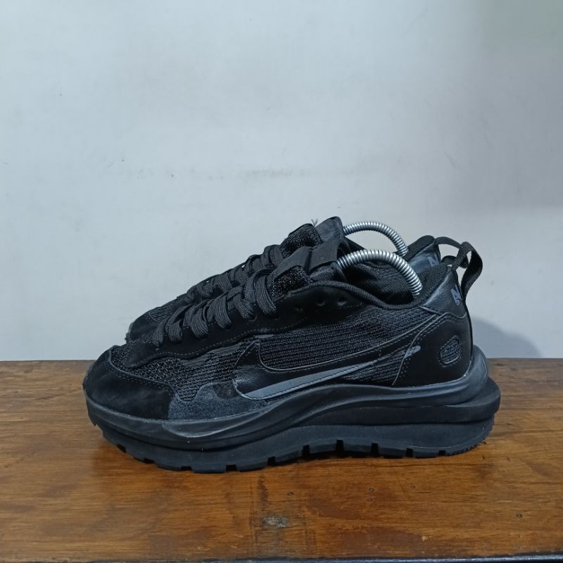 Sepatu second original nike sacai wafle full black size 41