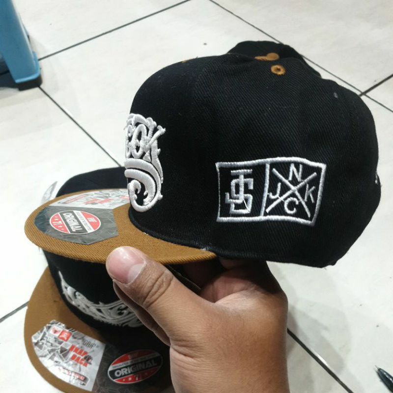 TOPI SNAPBACK JANCOK BLACK BROWN