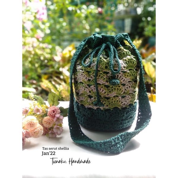 Tas rajut model serut