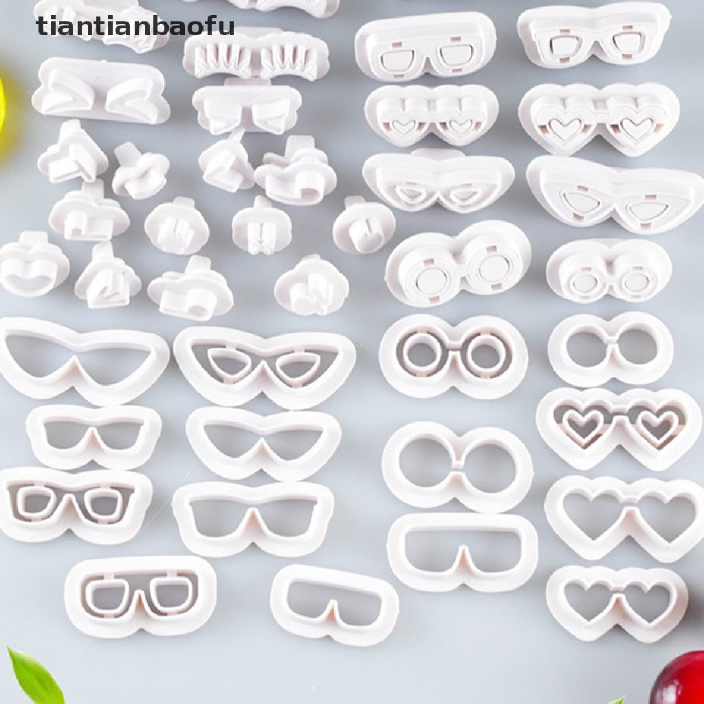 Set Stempel Pemotong Kue / Biskuit Desain Kartun Bulu Mata Kacamata