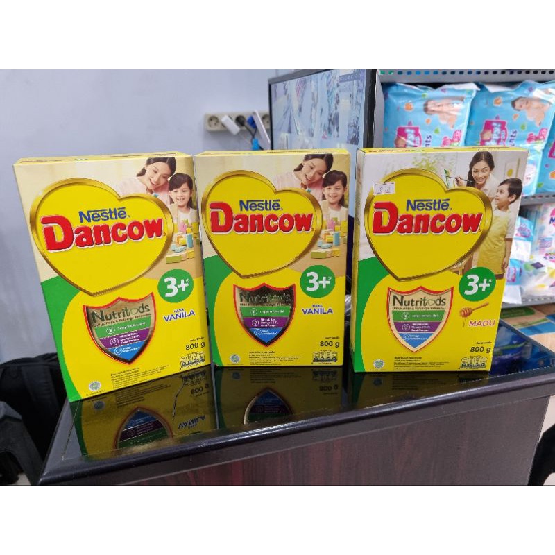 susu afkir dancow 3+ dan instant putih 800 gram(harga 5 pcs sekaligus)
