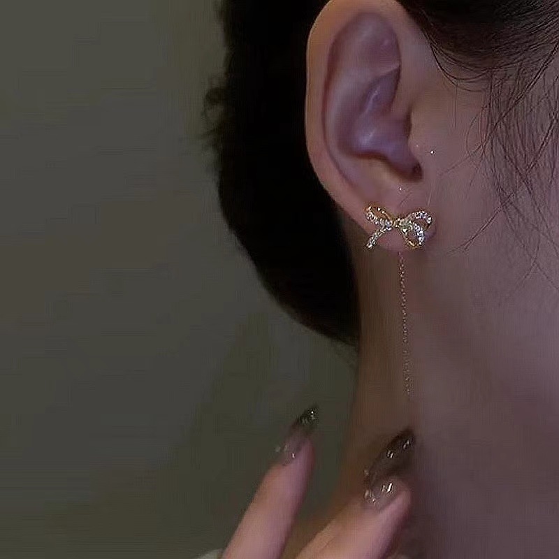 1 Pasang Anting Rumbai Panjang Hias Liontin Kristal Zirkon Berkilau Gaya Vintage Korea Untuk Wanita