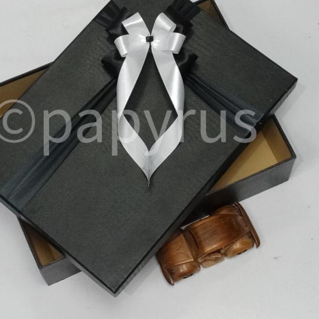 

PAPYRUS 25x35 Tinggi 10cm Kotak Kado Gift Box Hadiah KOTA KADO