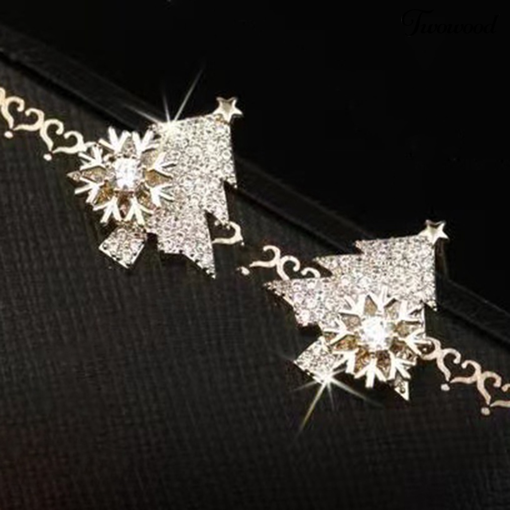 1 Pasang Anting Stud Berlian Imitasi Bentuk Snowflake Pohon Natal Untuk Wanita