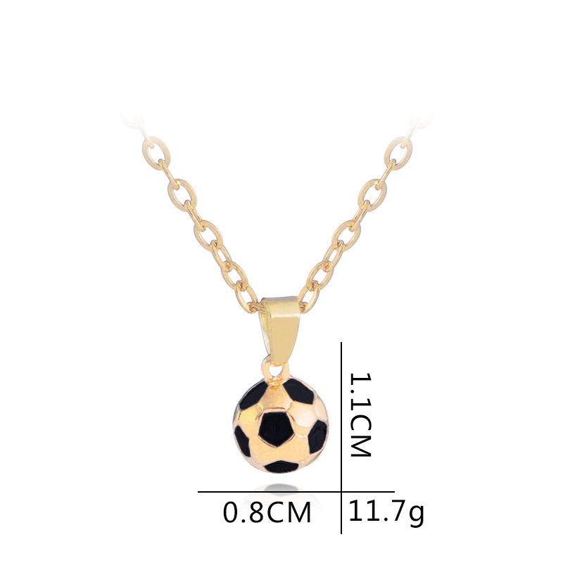 Kalung Rantai Dengan Liontin Bola Sepak Warna Emas / Silver Untuk Pria