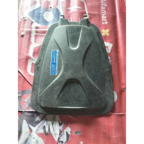 tutup bagasi box aki bagian atas beat karbu