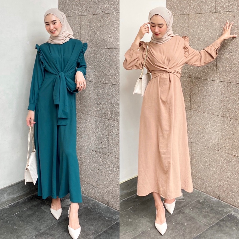 QILA MIDI DRESS by Dippew