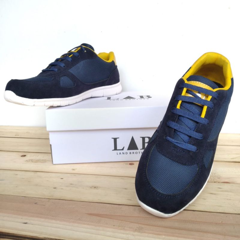 Sepatu Safety Sneakers Tali Pria