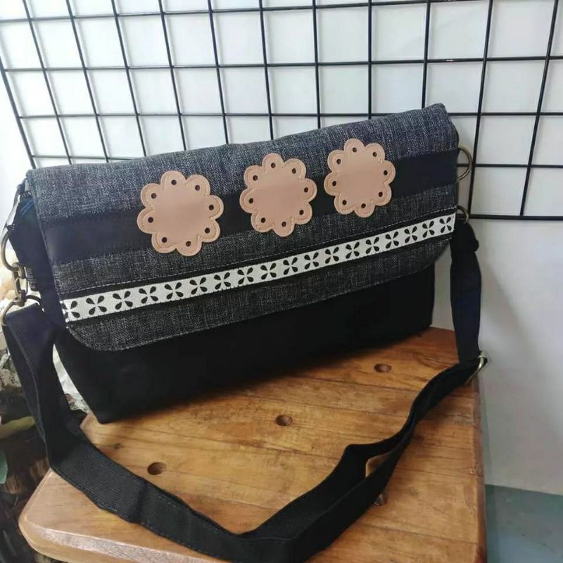 Maika slingbag tas selempang timbo black