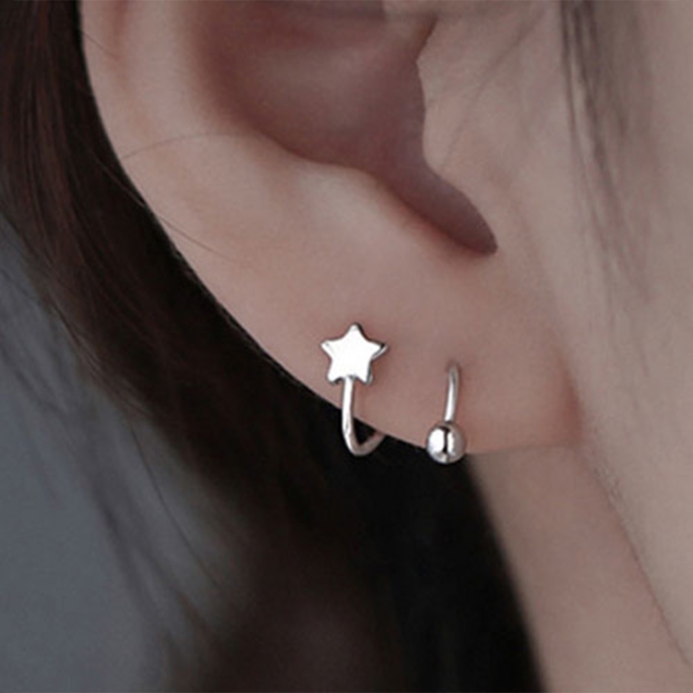 Anting Stud Bentuk Bintang Hati Bahan Logam Warna Silver Gaya Vintage Korea Untuk Wanita