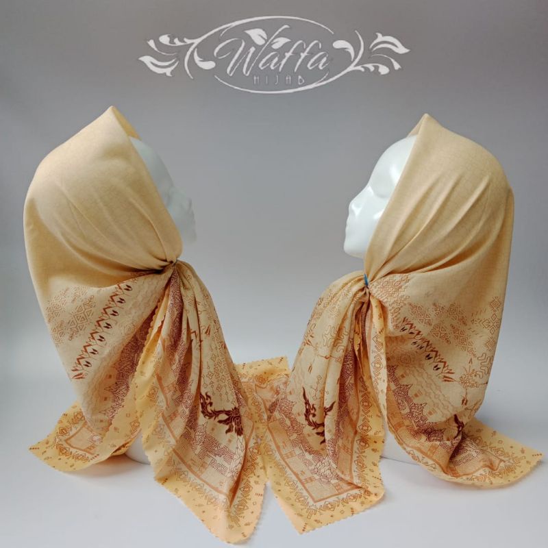 HIJAB SEGI EMPAT VOAL MOTIF WAFFA KUNING