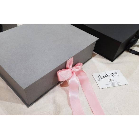 

Kotak Kado/Giftbox Pita uk. 25 x 20 x 7 cm - Merah