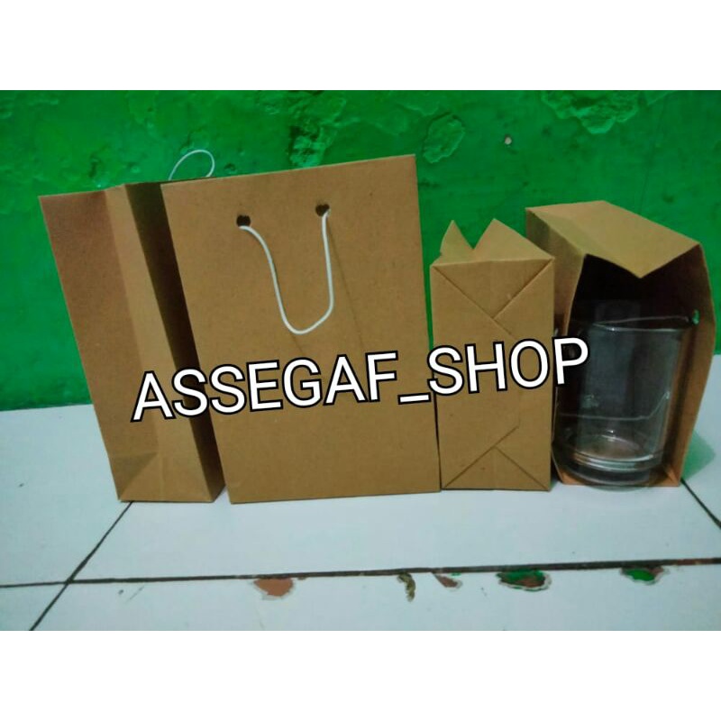 

Paperbag souvenir parfum gelas kalung cincin jam tangan T17xP12 alas 5-6