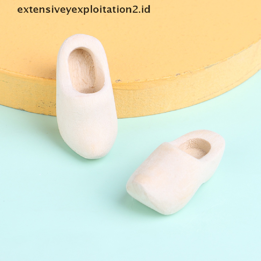 1 Pasang Miniatur Sepatu Skala 1: 12 Untuk Aksesoris Rumah Boneka