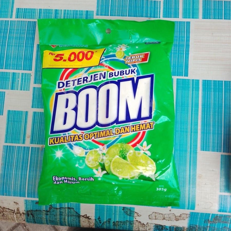 Deterjen Bubuk cuci Pakaian BOOM Jeruk Nipis - 305 gram