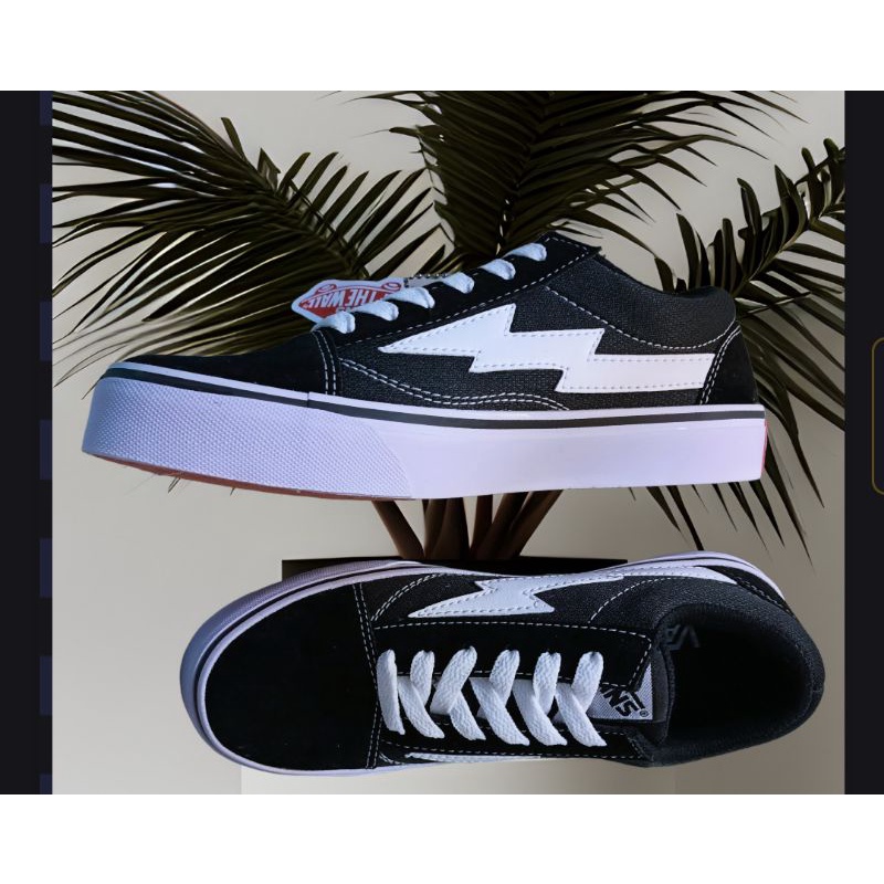 PROMO SNEAKERS VANSS PETIR PRIA DAN WANITA SIZE 36-43/SEPATU SNEAKERS VANSS TERBARU/SEPATU WANITA MODEL BARU/SEPATU SNEAKERS VANS MODEL TERBARU DAN TERLARIS/SEPATU SEKOLAH/SEPATU VANSS PETIR REVENGE X STORM/SEPATU KULIAH/SEPATU CASUAL FORMAL COD
