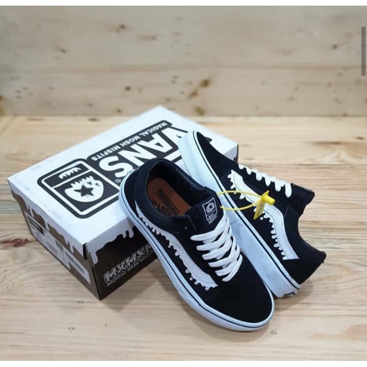 Supplier Sepatu Vans Oldskool Black White Sepatu Sekolah Anak SD SMP SMA Sepatu Kuliah Pria Sepatu Sekolah Wanita.