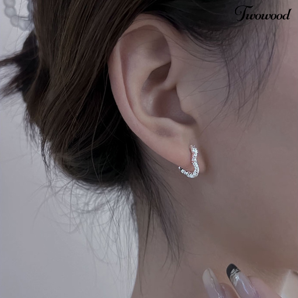 1 Pc Anting Wanita Bentuk Hati Model Hollow Gaya Korea Rock Untuk Pesta Pernikahan