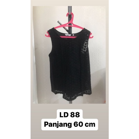 Atasan Wanita Blouse Hitam Brokat