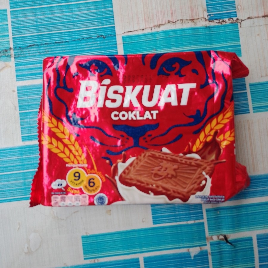 BISKUAT Biskuit Coklat - 121 gram