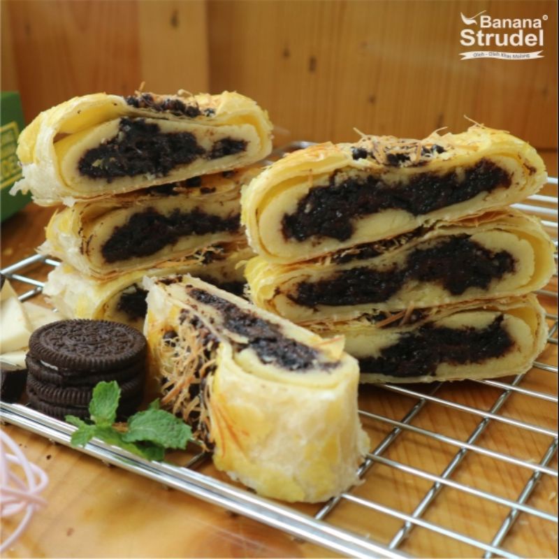 

Cheese Oreo Strudel | Oleh-Oleh Khas Malang | Oleh-Oleh Jawa Timur