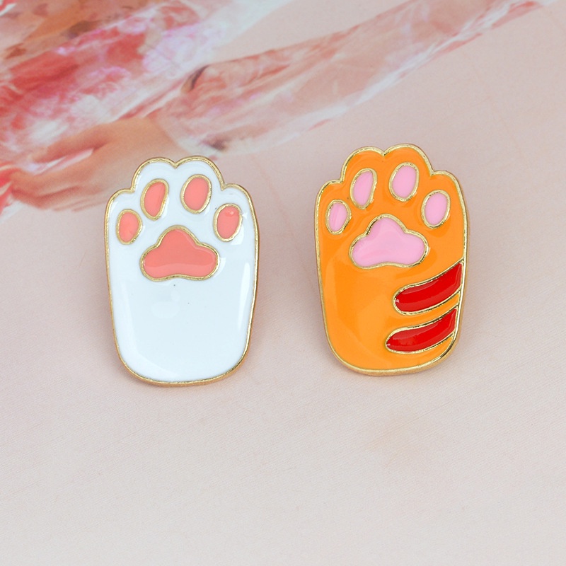 Pin Bros Lencana Enamel Bentuk Kartun Cakar Kucing Untuk Hadiah Teman