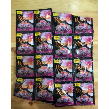 ROYALE PEWANGI SOFTENER PAKAIAN 1 RENCENG ISI 12