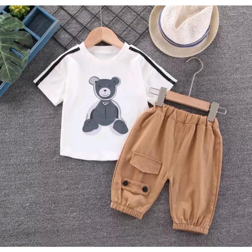 TRENDY SETELAN BAJU KAOS PAKAIAN BAYI ANAK MOTIF TEDDY BEAR PANDA LIST STRIP USIA 6 BULAN-5 TAHUN BAHAN KATUN PREMIUM TERBARU TERMURAH/ TRENDY SETELAN BAJU KAOS PAKAIAN BAYI ANAK LAKI-LAKI/ TRENDY FASHION SETELAN BAJU KAOS PAKAIAN BAYI ANAK PEREMPUAN