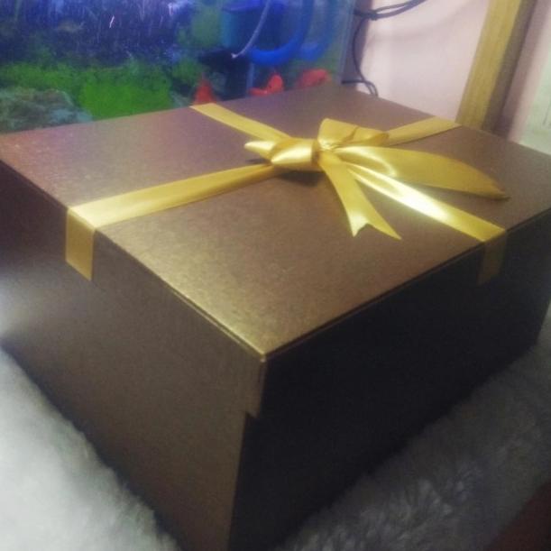 

kotak kado besar/gift box/30x19x10cm/brown diamont