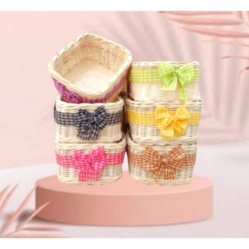 

kotak pita rotan 14*14*8 / keranjang rotan / hampers rotan / kotak kado